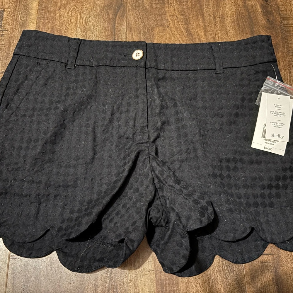 Crown & Ivy Black Scalloped Shorts